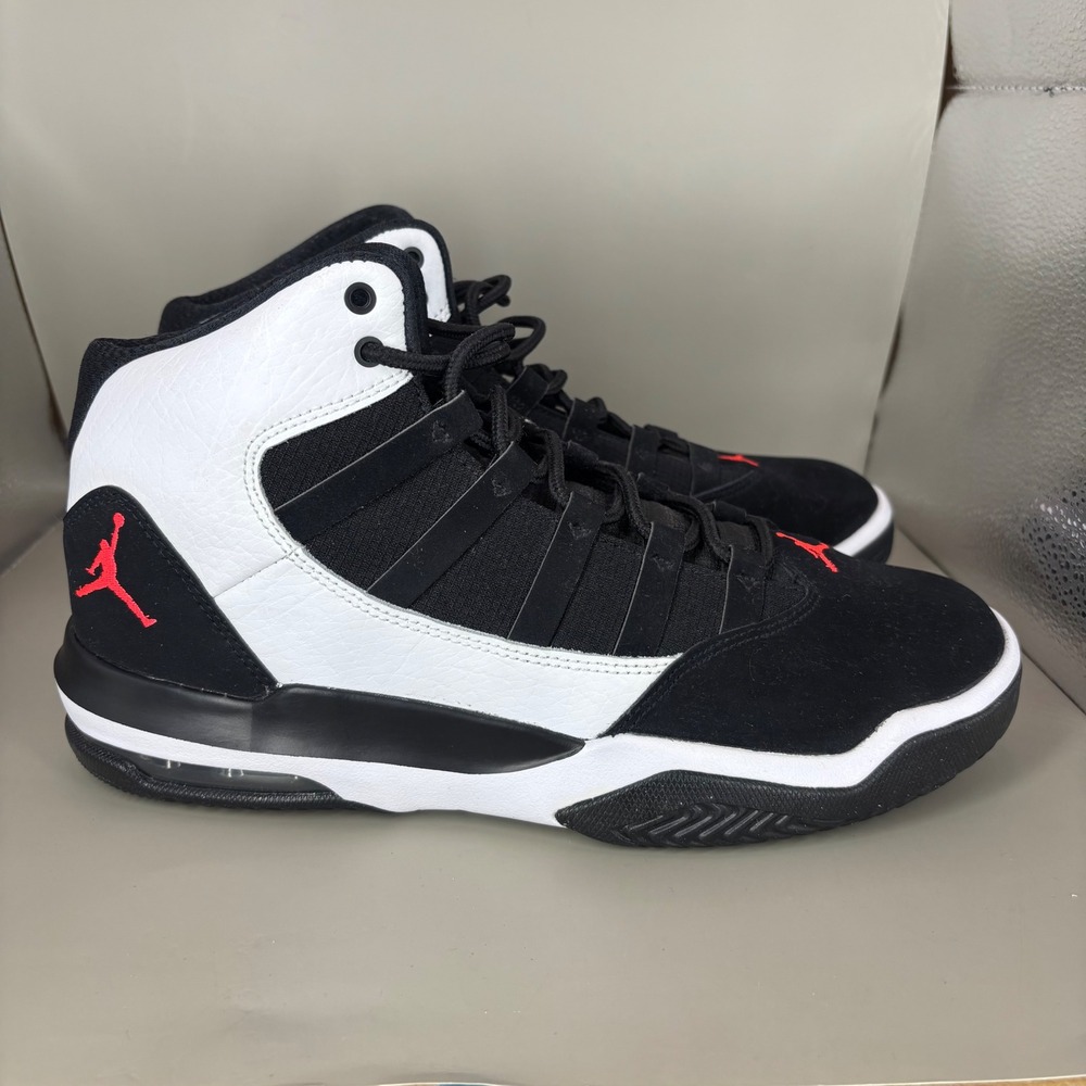 Jordan Max Aura 5 Black White University Red Sneakers AQ9214-101 Mens 7Y